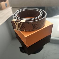 Designer Leather Belts – Louis Vuitton, Hermès, More