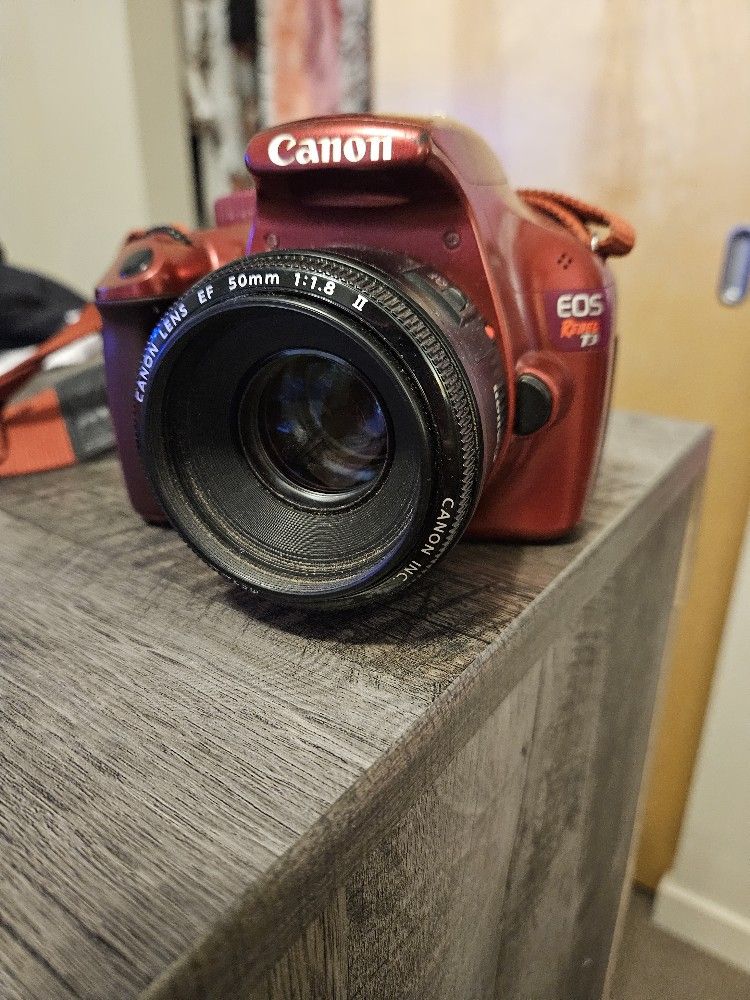 PRICED TO SELL! Canon eos t 3