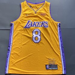Kobe Bryant Jersey Size Large 
