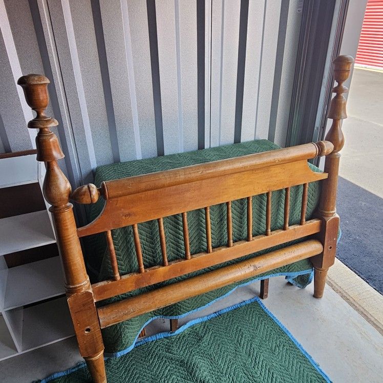 Antique 19th-Century Solid Hardwood 3/4 Acorn Post Bed Beautifully Crafted ⭐️Very-Rare-Find⭐️