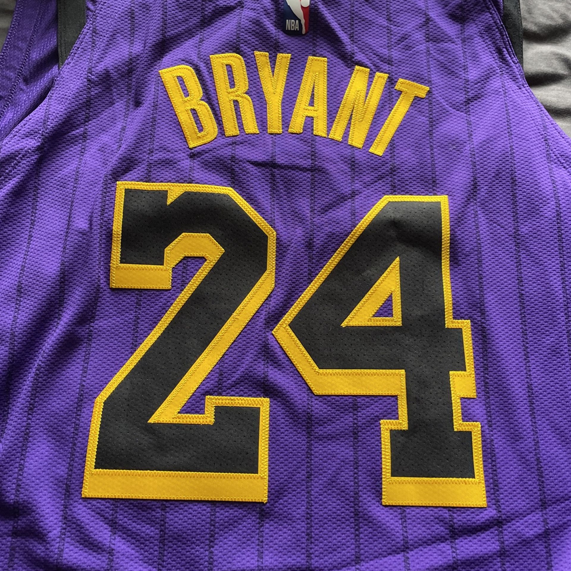 NEW MITCHELL & NESS KOBE BRYANT 04' ALL STAR JERSEY SIZE LARGE for Sale in  Raleigh, NC - OfferUp
