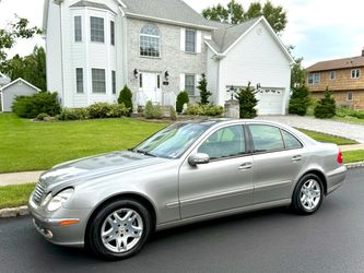 2005 Mercedes Benz E320 4Matic Luxury Sedan