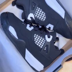 Jordan 4 