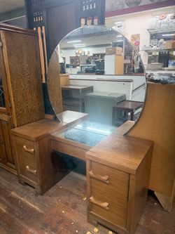 Vintage Wood Vanity Dresser with Round Mirror