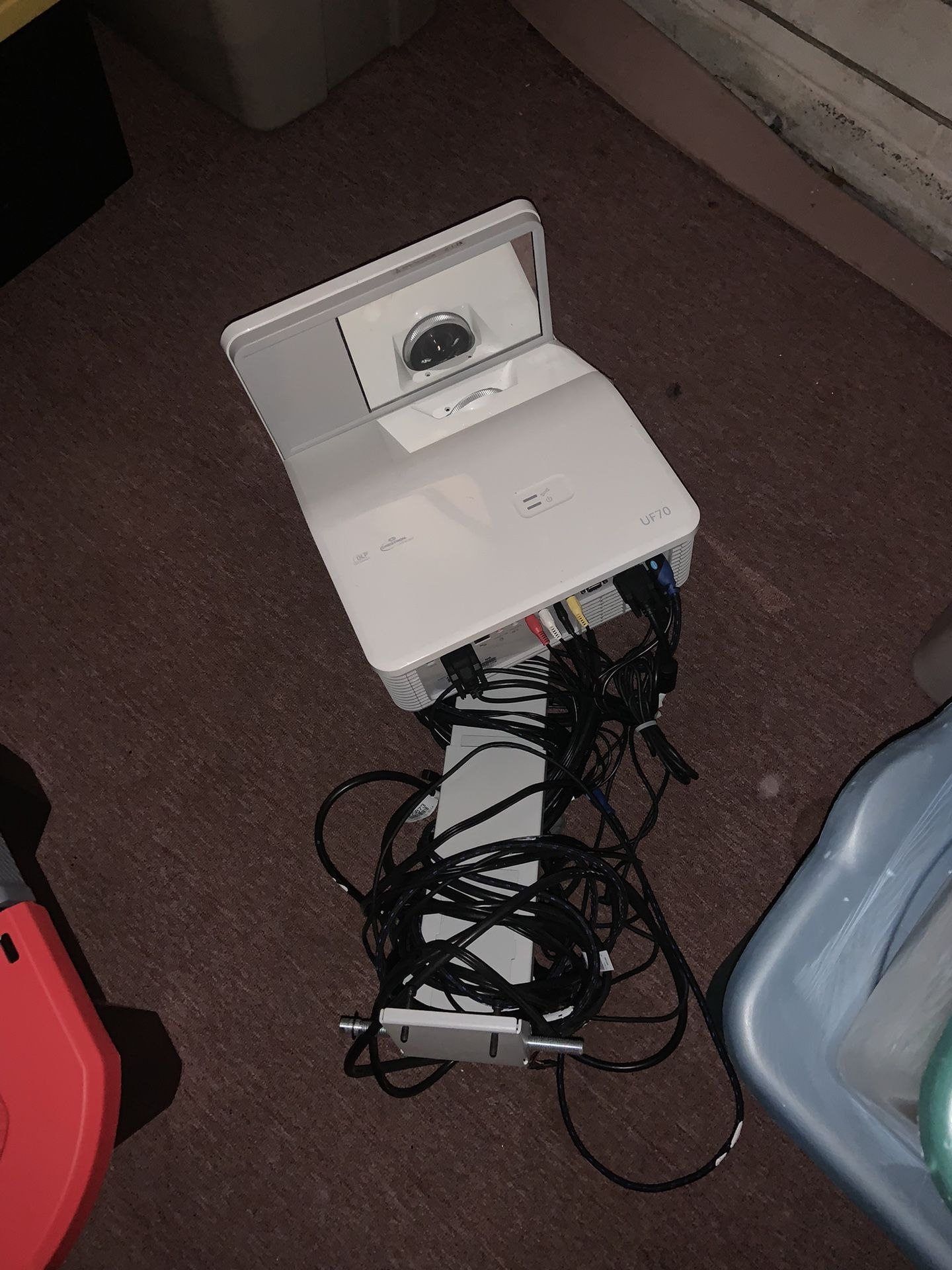 UF70 Smart Dip Projector