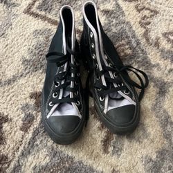 Size 7, Converse