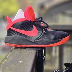 Nike Team Hustle Quick 2