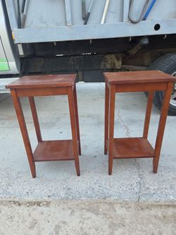 2 Living Room Tables