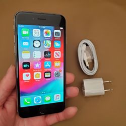 iPhone 6 - UNLOCKED - Like New 