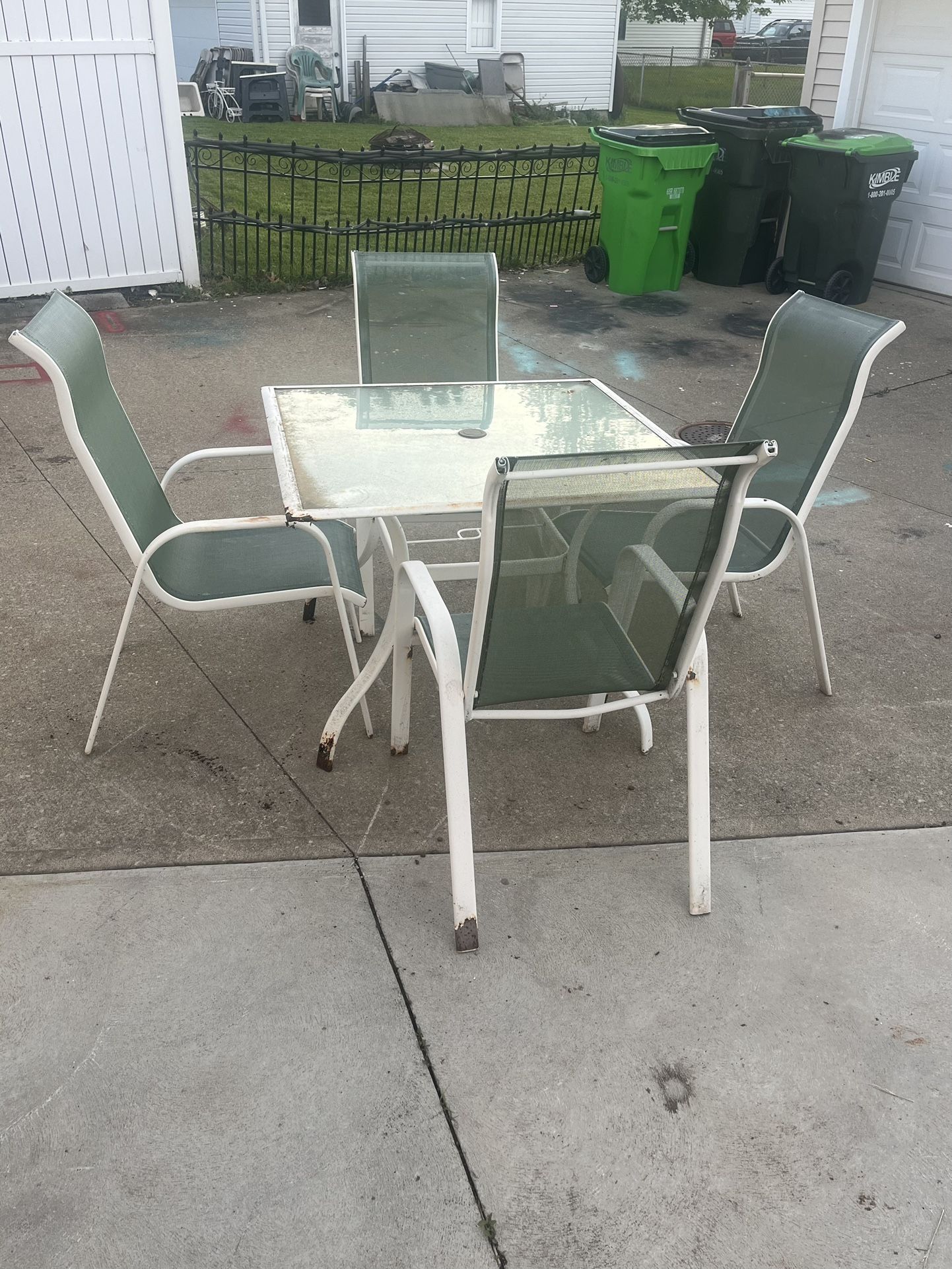 Patio Table & Chairs 