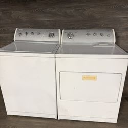 Whirlpool Washer And Gas Dryer Laundry Set