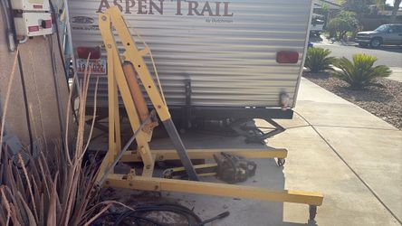 Engine hoist / cherry picker