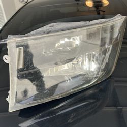 Dodge Ram 1500 Left Side Headlight 