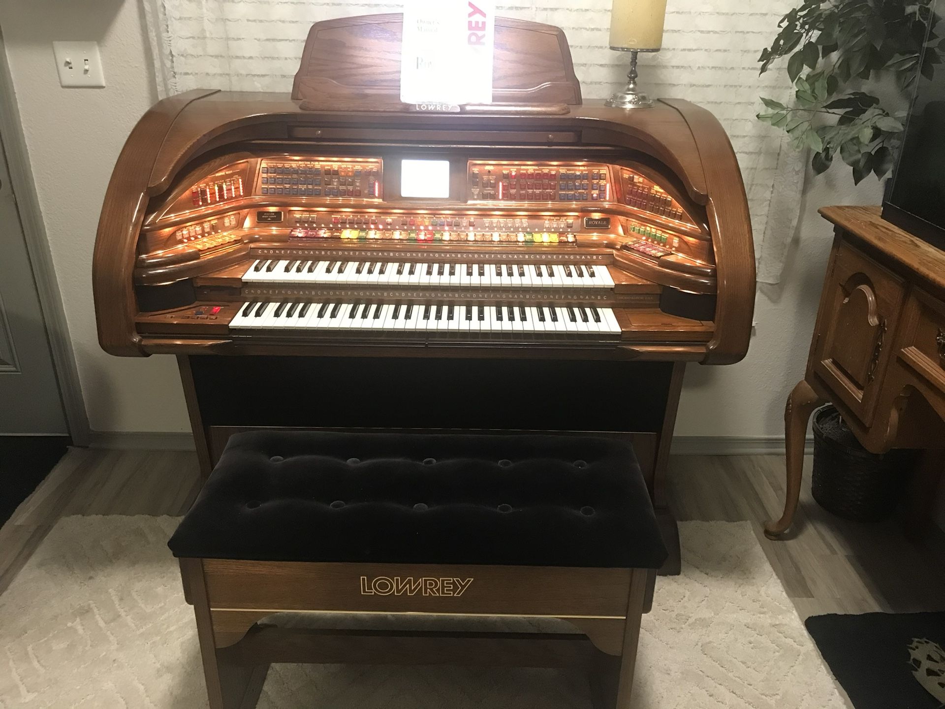 Lowrey Organ