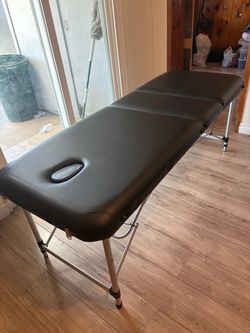 Massage table / Lash table and pillow