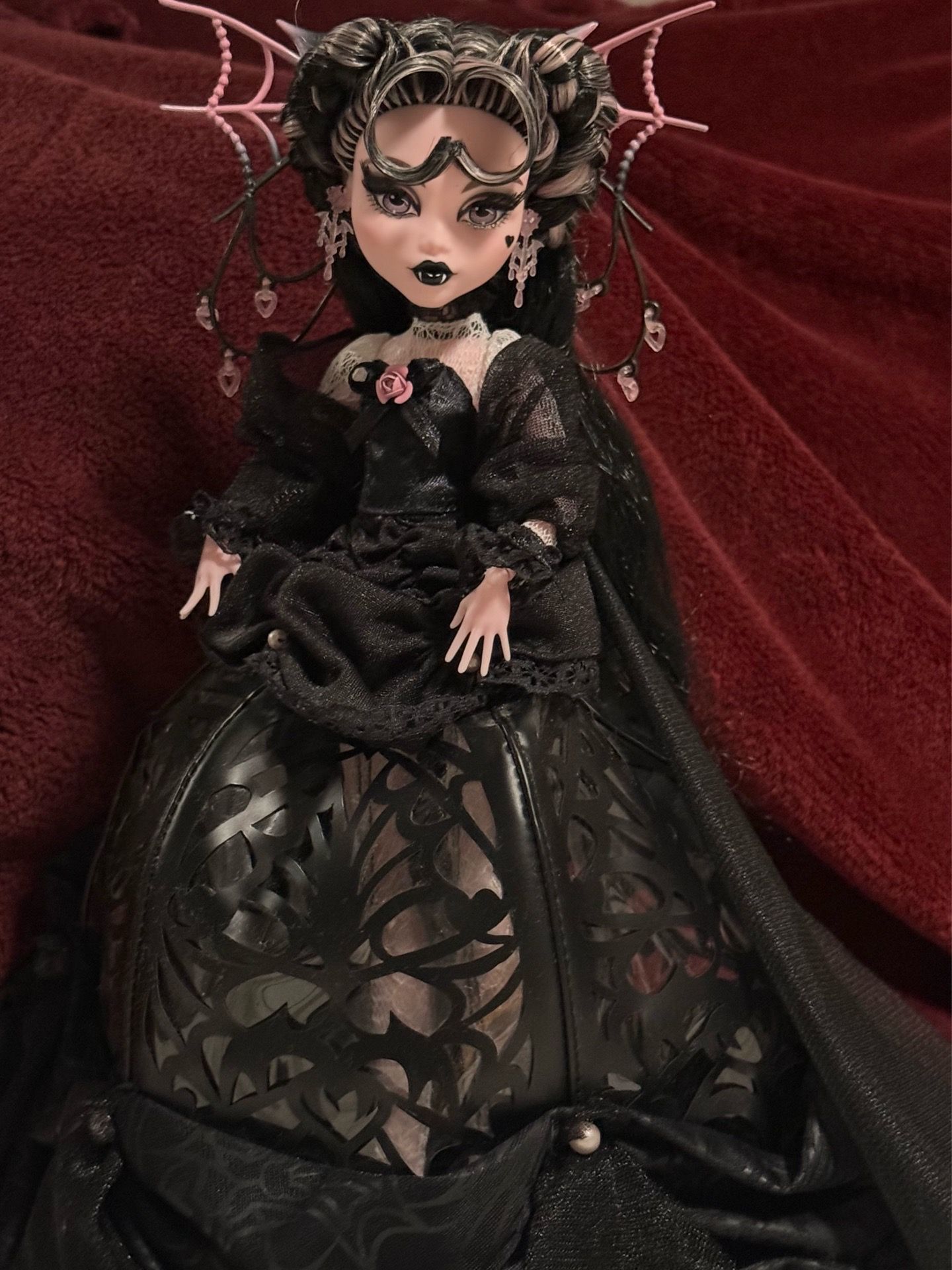 Monster High Vampire Heart Draculaura Doll No Box