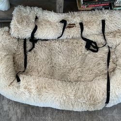Beige Pelsbarn  protecting Car Bed With Safety Straps