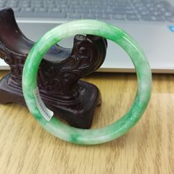 Exquisite Jade Jadeite  green  Bangle, 55 mm Comes With Certificate.