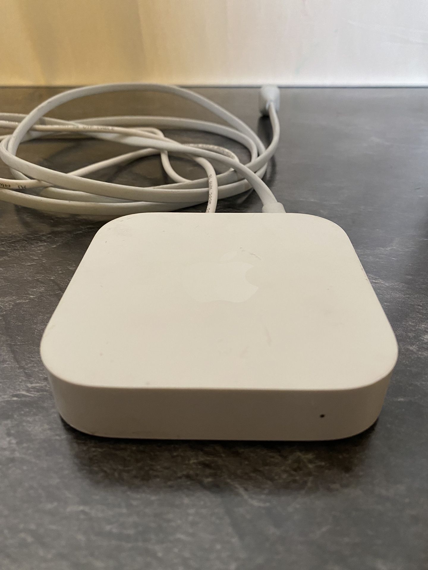 Apple Airport Express A1392 2nd Gen Wireless Router Access Point Comes With Original 2-pin Power Cable & Ethernet Cable!