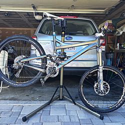 17" Specialized Trail II All-Mountain Bike on 26" 