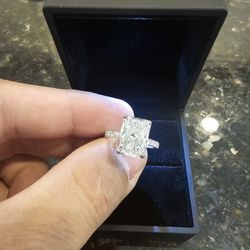 CUT CORNERED RECTANGULAR / RADIANT 4.74 CARAT RING