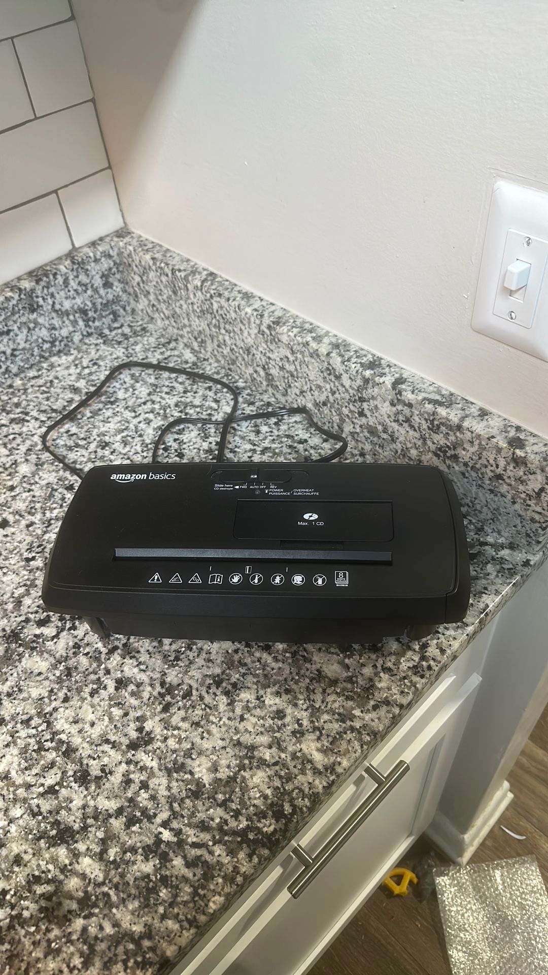 Paper/CD/Credit Card Shredder.