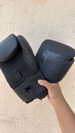 Venom boxing gloves