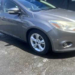 *Gas Saver* 2014 Ford Focus SE