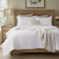 Queen Quilt Set - Lightweight Coverlet - Bright White, 90" X 96"