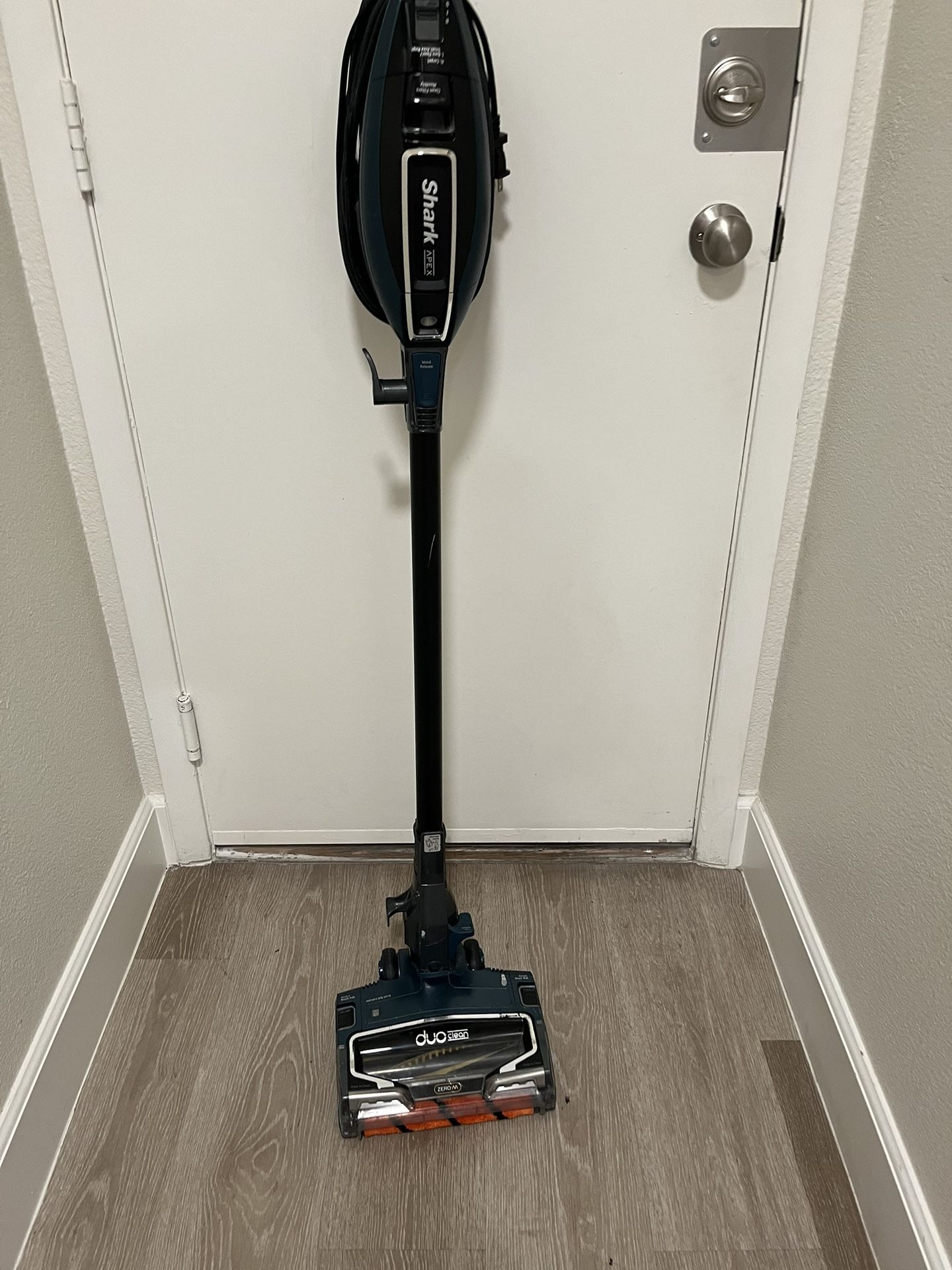 Shark Vacuum Cleaner Green 