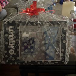 Men, Cologne, And Shower Gel