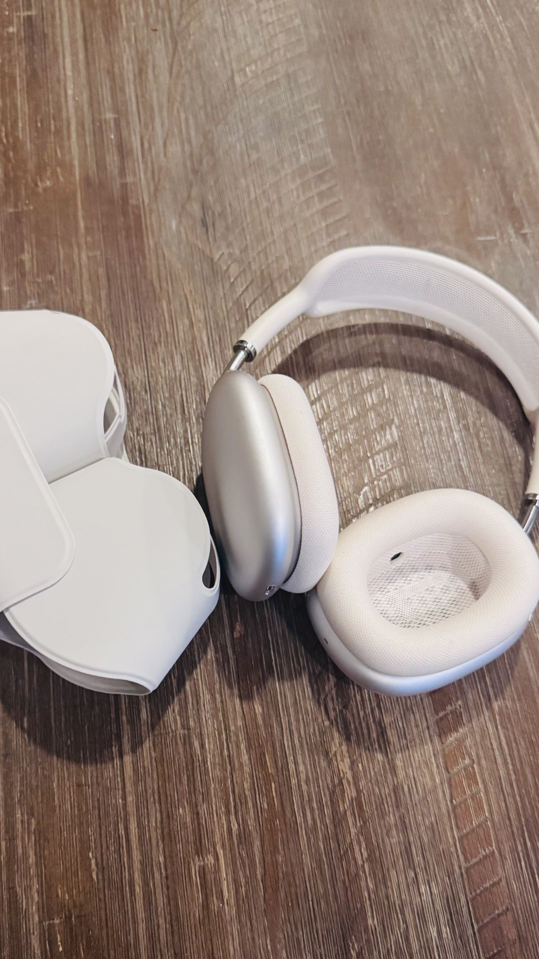 Apple AirPods Max Headphones