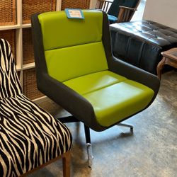  Naughtone Lounge Chair 