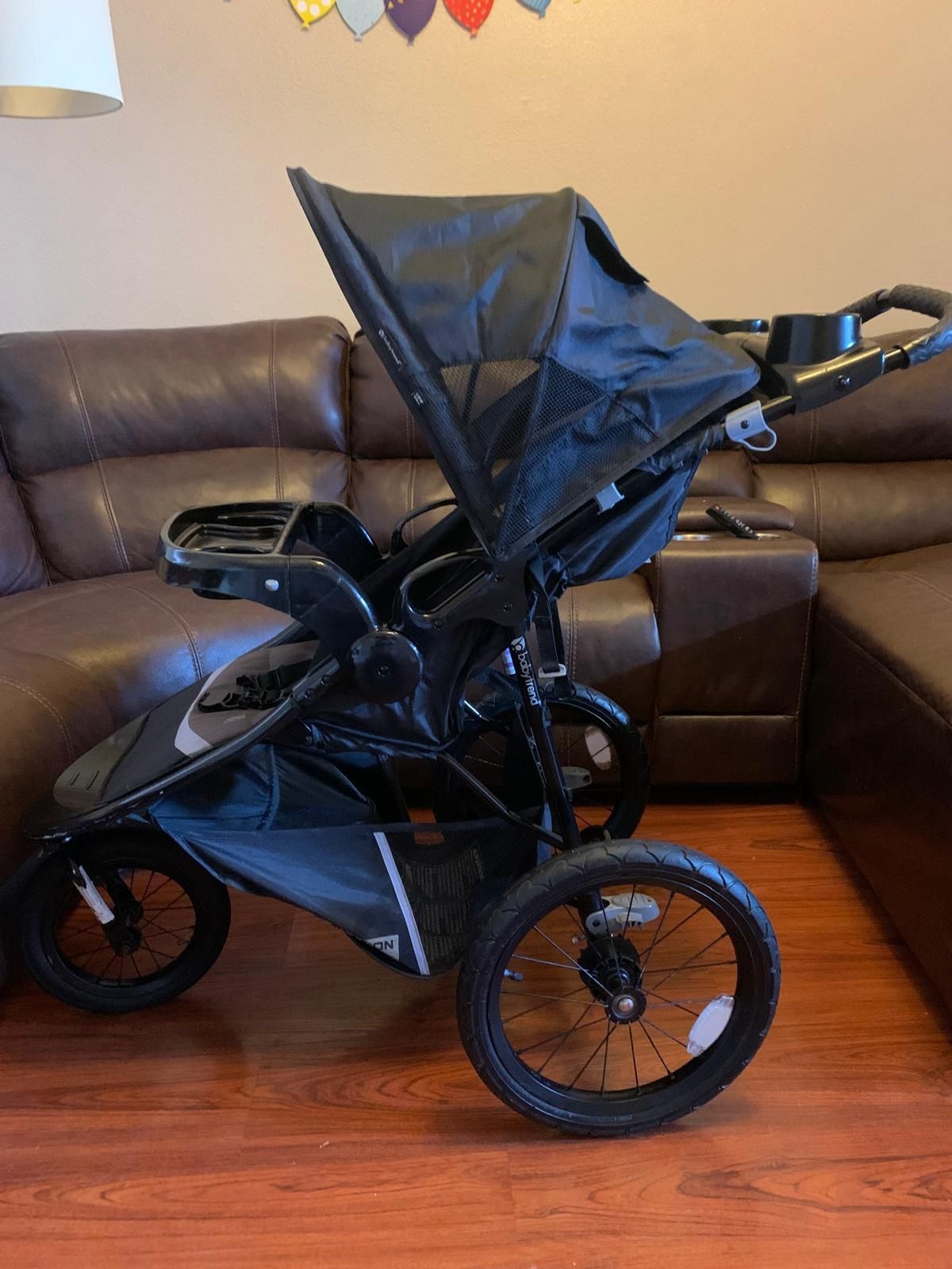 BABY TREND JOGGING STROLLER