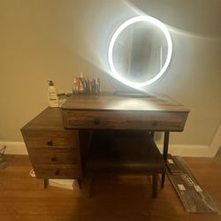 Vanity Desk With mirror