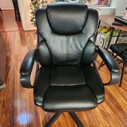 Desk Chair Great Condition 