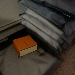 ALOCS, BAPE, ESSENTIALS LV ETC