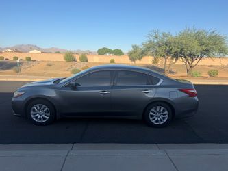 2017 Nissan Altima S 4 doors sedan