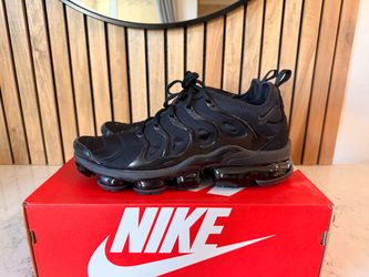 Nike Air Vapormax Plus Shoes - Black