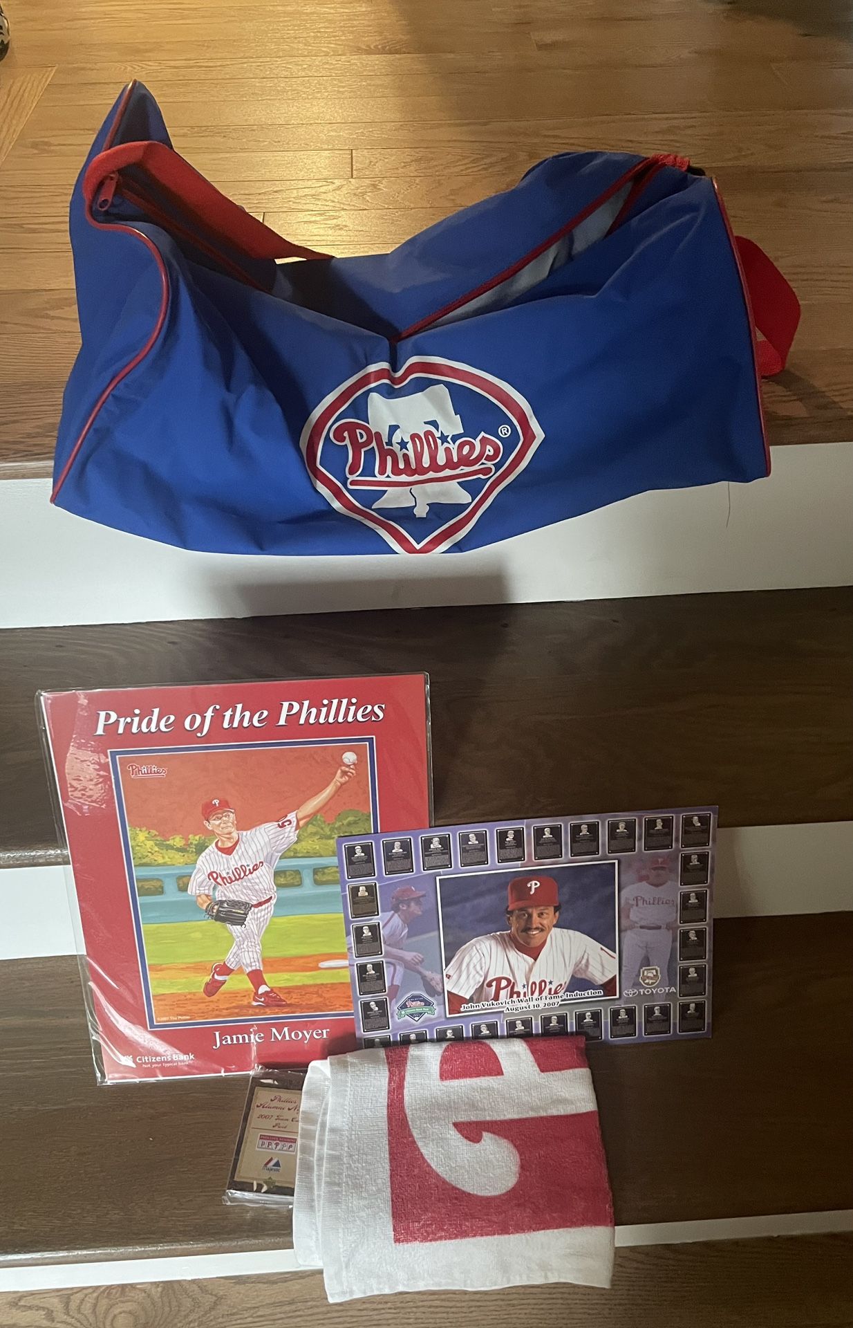 Retro Phillies Duffle Bag & Souvenirs 