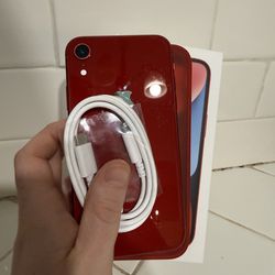 iPhone XR Unlocked 64GB Clean Red Used 90% BOX CASE & CHARGER