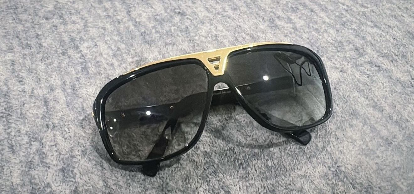 Louis Vuitton Sunglasses (100% Real)