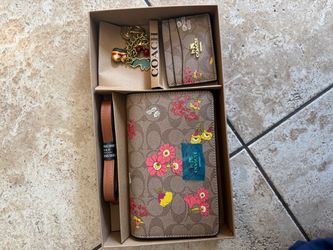 Coach Floral Signature Wallet Gift Set