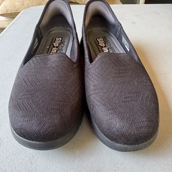 Skechers Hands-Free Slip-ins Size 7
