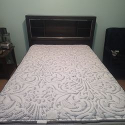 Queen Size Bed with matress