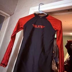 Rash guard youth small / grappling / no gi / jiujitsu / surf / or just warring it casual wear.