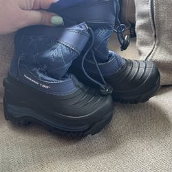Kids Snow Boots Size 6