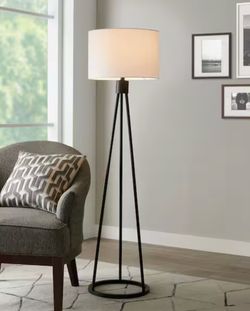 Black Tripod Lamp