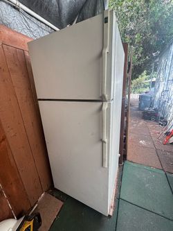 FREE WORKING FRIDGE