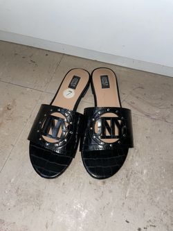 Black flat Sandal Leather shoes Jones New York Signature